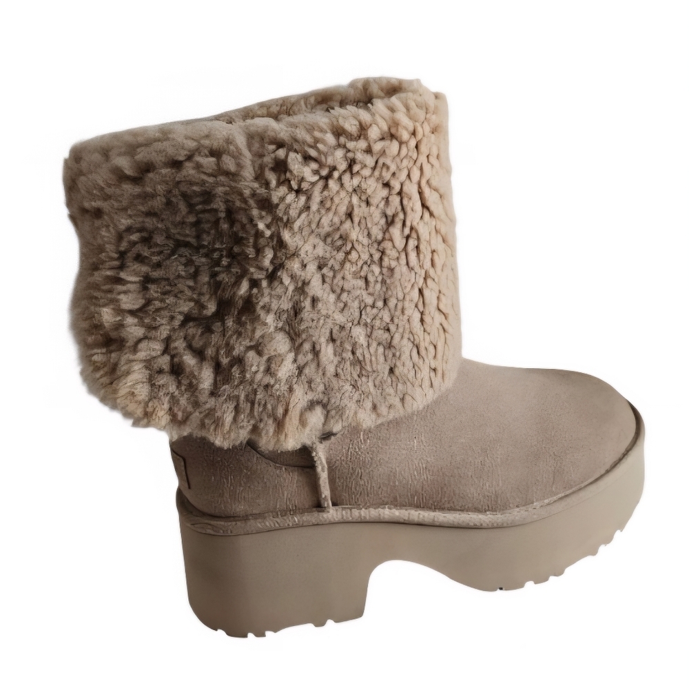 UGG Classic New Heights Cuffable Shearling Sand Boot Womens Size 9 S/N 1167773